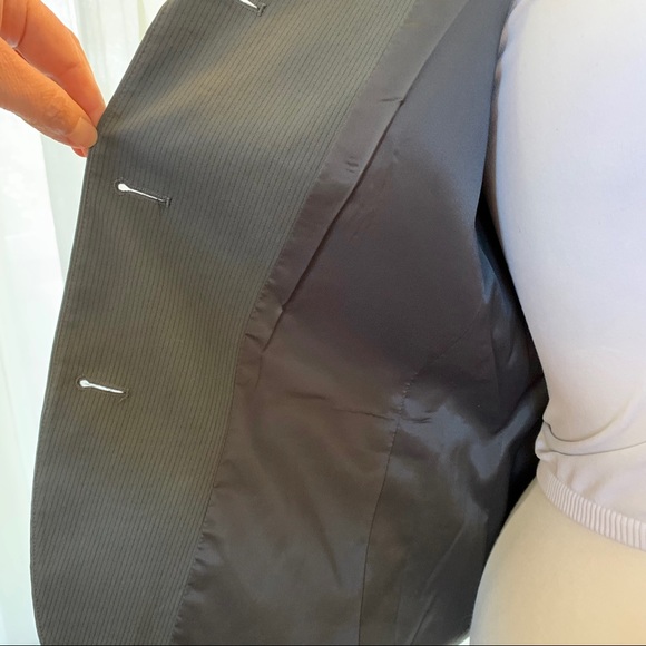 THEORY pinstripe 3 button fitted blazer - Picture 3 of 8